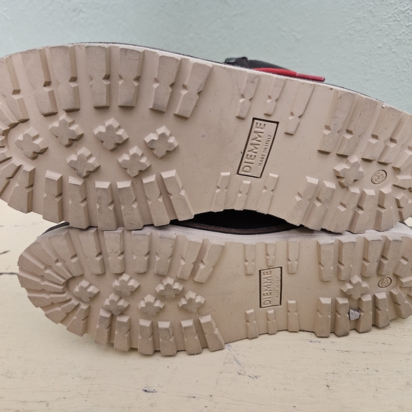 Diemme Roccia Vet Brown Leather Hiking Boots with Red Laces - Picture 7 of 10